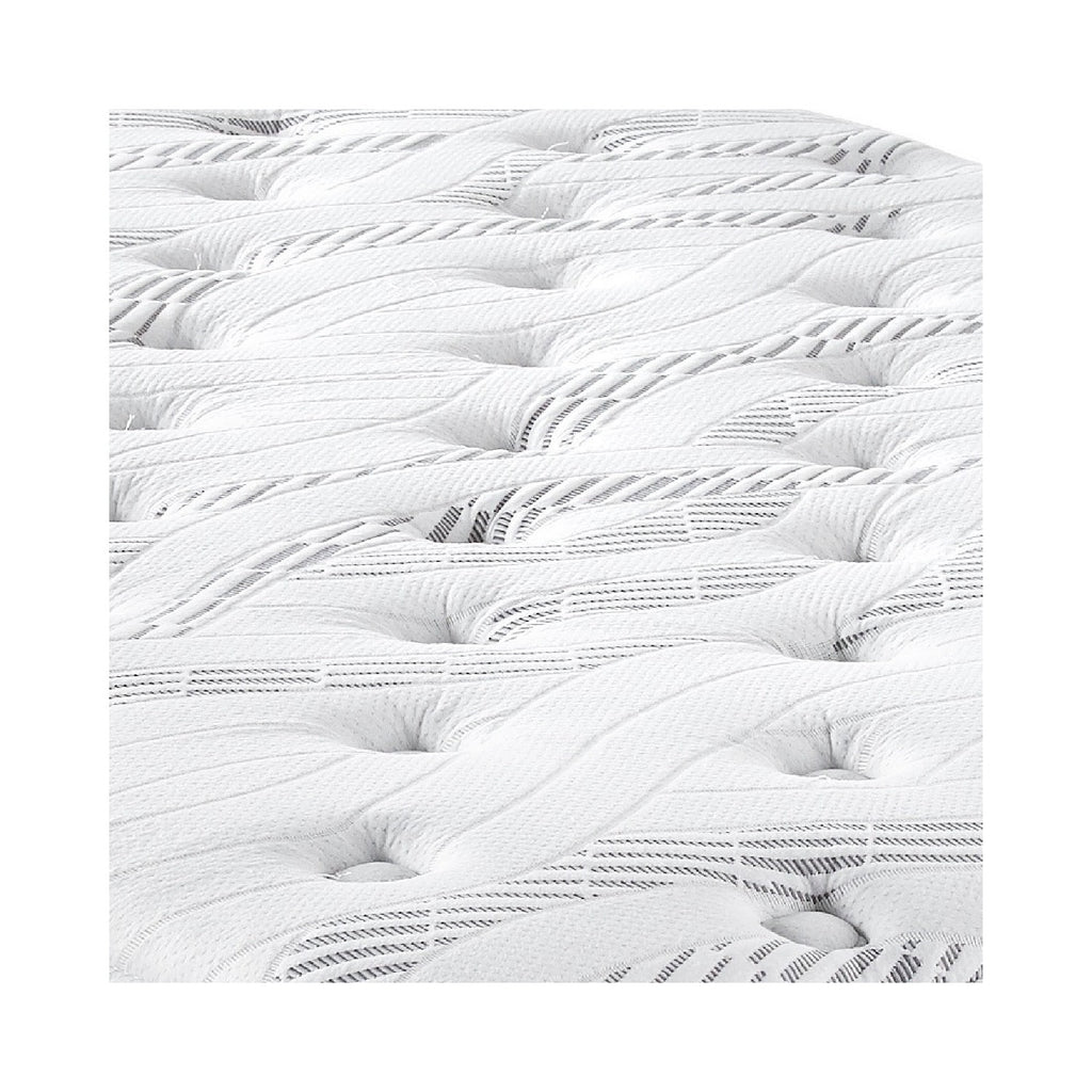 Close-up of NOVAHOME mattress moisture-wicking quilted fabric